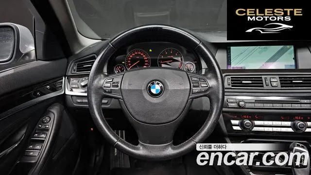 BMW Série 5 (F10) 528i 2011 — photo 13 sur 20
