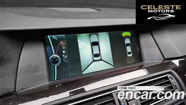 BMW Série 5 (F10) 528i 2011 — photo 15 sur 20