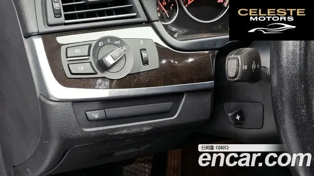 BMW Série 5 (F10) 528i 2011 — photo 16 sur 20