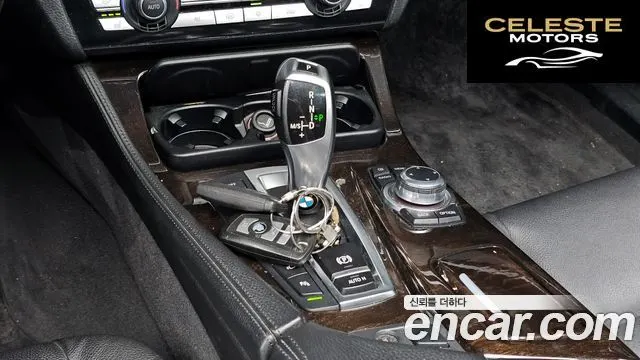 BMW Série 5 (F10) 528i 2011 — photo 9 sur 20