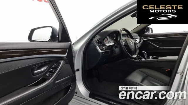 BMW Série 5 (F10) 528i 2010 — photo 11 sur 20