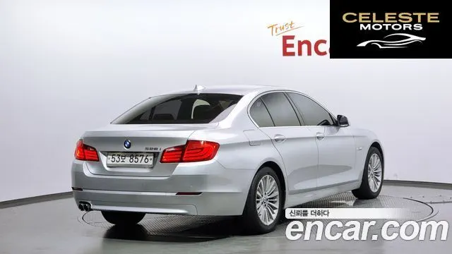BMW Série 5 (F10) 528i 2010 — photo 2 sur 20