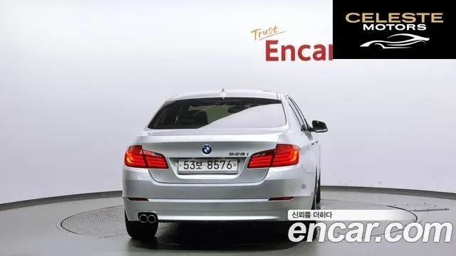 BMW Série 5 (F10) 528i 2010 — photo 4 sur 20