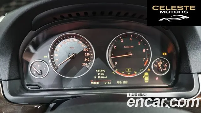 BMW Série 5 (F10) 528i 2010 — photo 8 sur 20