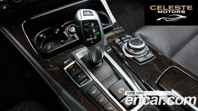 BMW Série 5 (F10) 528i xDrive 2012 — photo 9 sur 20
