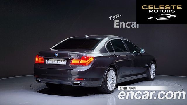 BMW Série 7 (F01) 740Li 2011 — photo 2 sur 20