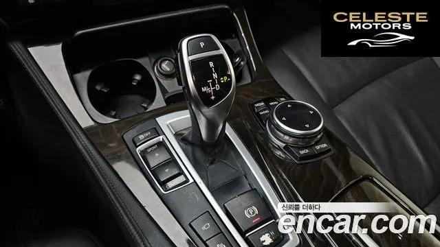 BMW Série 5 (F10) 528i 2014 — photo 9 sur 26