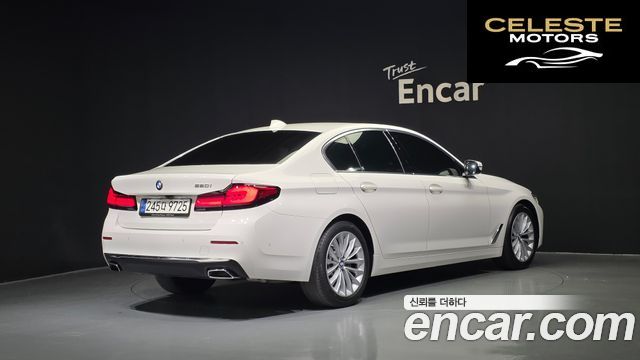 BMW Série 5 (G30) 520i Luxury 2021 — photo 2 sur 20