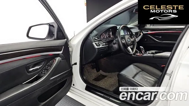 BMW Série 5 (F10) 528i 2010 — photo 11 sur 20