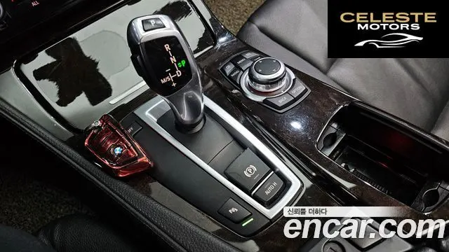 BMW Série 5 (F10) 528i 2010 — photo 9 sur 20