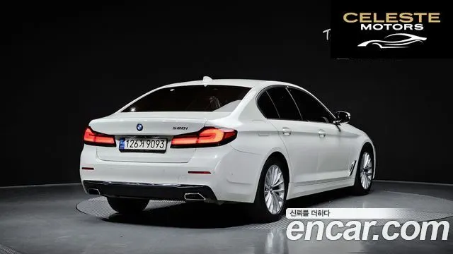 BMW Série 5 (G30) 520i Luxury 2021 — photo 2 sur 20