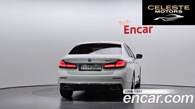 BMW Série 5 (G30) 520i Luxury 2021 — photo 4 sur 20