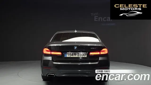 BMW Série 5 (G30) 520i M Sport 2021 — photo 4 sur 20