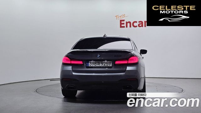 BMW Série 5 (G30) 520i M Sport 2023 — photo 4 sur 20