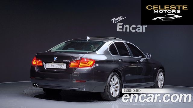 BMW Série 5 (F10) 523i 2010 — photo 2 sur 20
