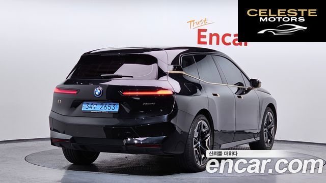 BMW iX xDrive40 Edition 2022 — photo 2 sur 26