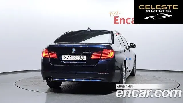 BMW Série 5 (F10) 528i 2012 — photo 4 sur 26