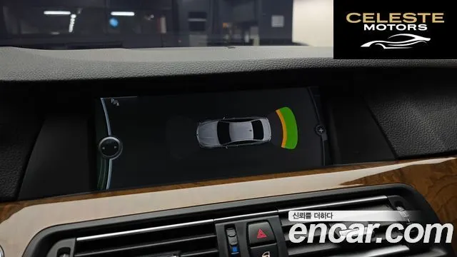 BMW Série 5 (F10) 523i 2010 — photo 14 sur 20