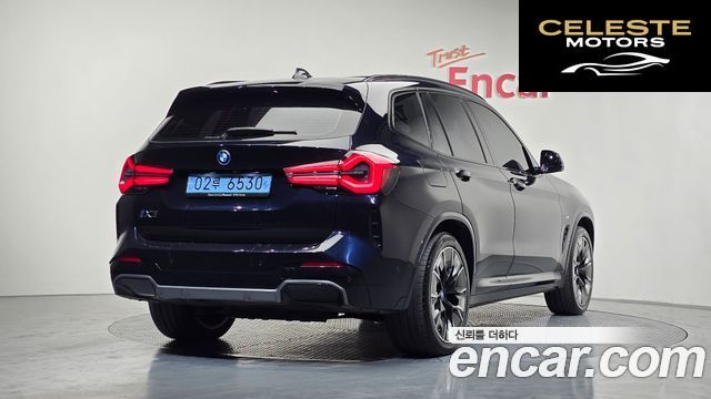 BMW iX3 M Sport 2025 — photo 2 sur 20