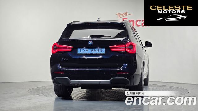 BMW iX3 M Sport 2025 — photo 4 sur 20