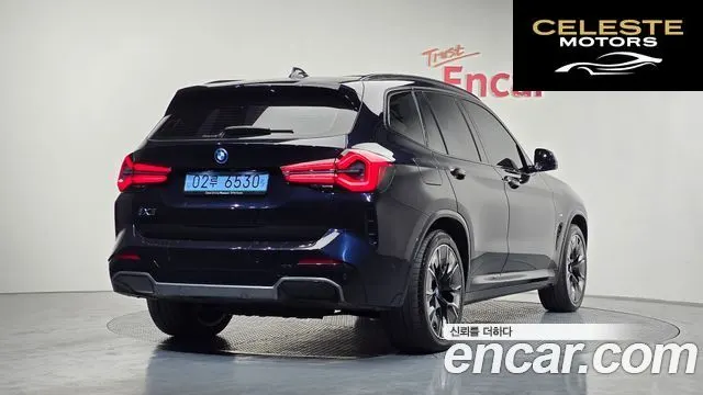 BMW iX3 M Sport 2025 — photo 2 sur 20