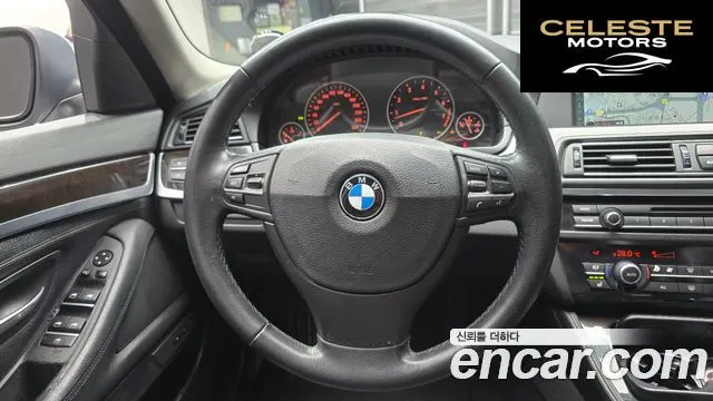 BMW Série 5 (F10) 528i 2011 — photo 13 sur 20