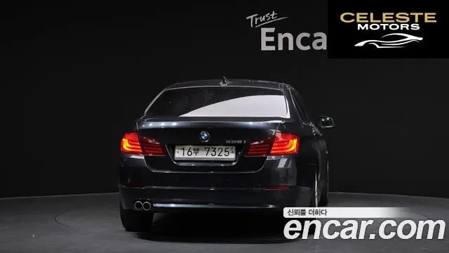 BMW Série 5 (F10) 528i 2011 — photo 4 sur 20