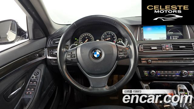 BMW Série 5 (F10) 528i Luxury Plus 2015 — photo 13 sur 26