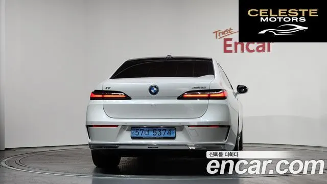 BMW i7 (G70) xDrive 60 Design Pure Excellence 2023 — photo 4 sur 20