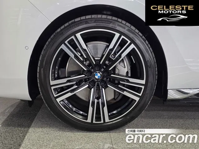 BMW Série 7 (G70) 750e xDrive M Sport 2024 — photo 5 sur 26