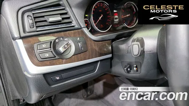 BMW Série 5 (F10) 528i 2013 — photo 14 sur 20