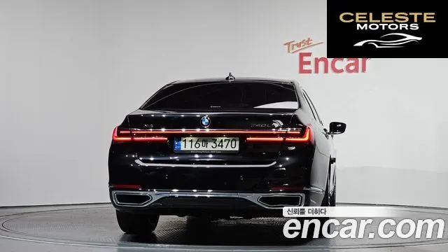 BMW Série 7 (G11) 740Li xDrive Design Pure Excellence 2021 — photo 4 sur 20