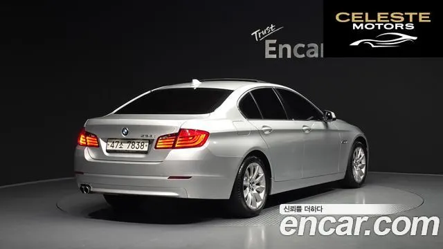 BMW Série 5 (F10) 528i 2013 — photo 2 sur 20