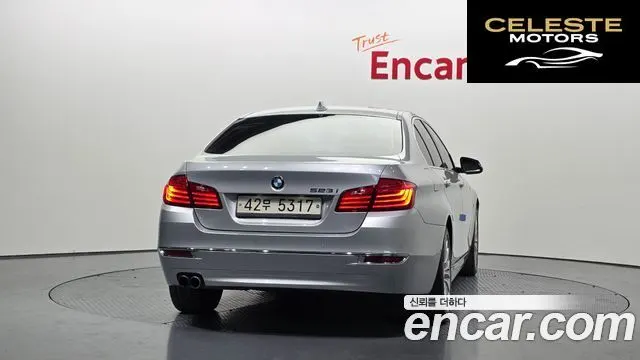BMW Série 5 (F10) 528i Luxury 2014 — photo 4 sur 20