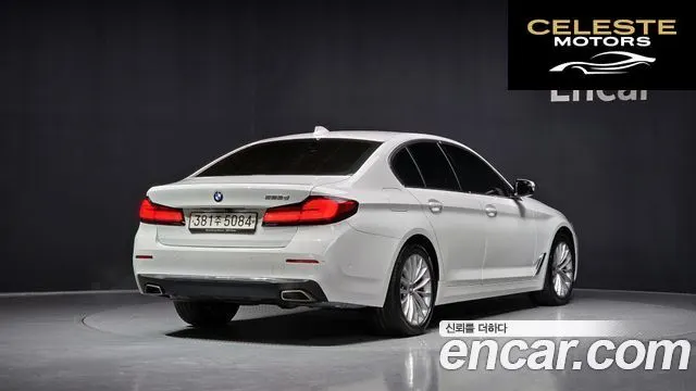 BMW Série 5 (G30) 523d Luxury 2021 — photo 2 sur 20
