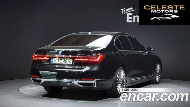 BMW Série 7 (G11) 740d xDrive Design Pure Excellence 2021 — photo 2 sur 20