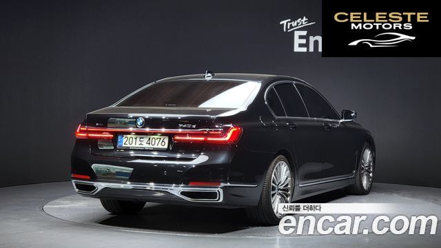 BMW Série 7 (G11) 740d xDrive Design Pure Excellence 2021 — photo 2 sur 20