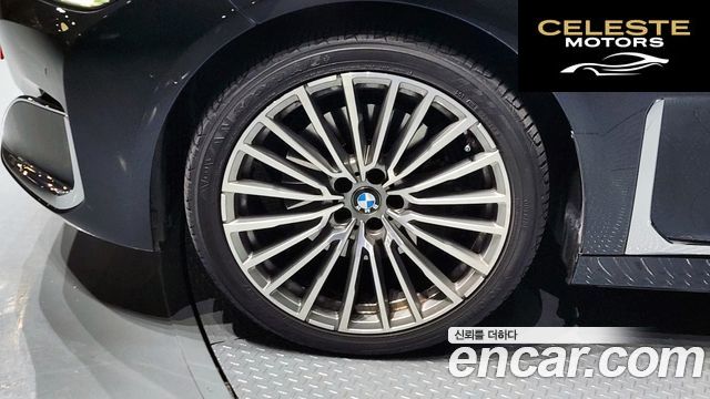 BMW Série 7 (G11) 740d xDrive Design Pure Excellence 2021 — photo 5 sur 20