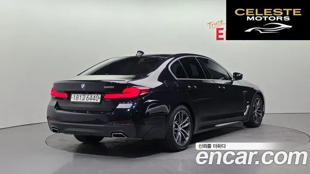 BMW Série 5 (G30) 520i M Sport 2021 — photo 2 sur 20