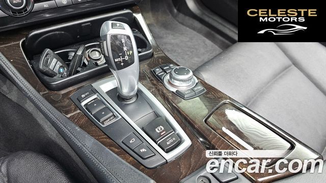 BMW Série 5 (F10) 528i 2012 — photo 9 sur 26