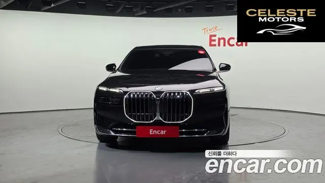 BMW Série 7 (G70) 740d xDrive Design Pure Excellence 2023 — photo 3 sur 20