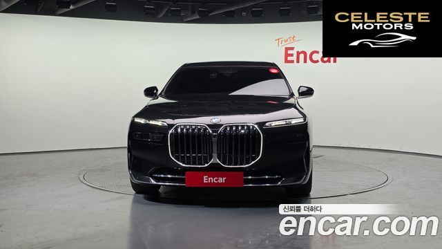 BMW Série 7 (G70) 740d xDrive Design Pure Excellence 2023 — photo 3 sur 20