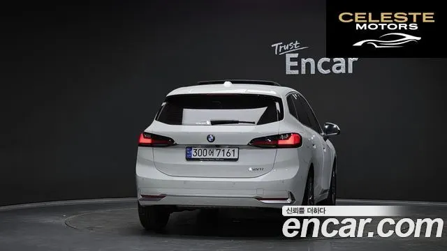 BMW Série 2 Active Tourer (U06) 220i Luxury 2023 — photo 4 sur 20