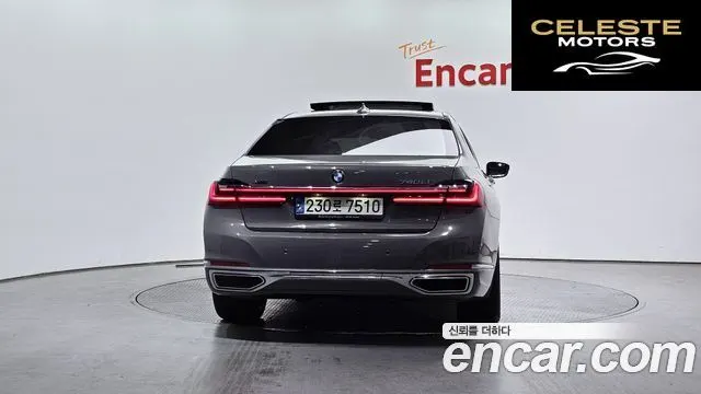 BMW Série 7 (G11) 740Li xDrive Design Pure Excellence 2021 — photo 4 sur 20