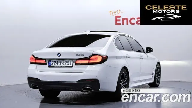 BMW Série 5 (G30) 520i M Sport 2021 — photo 2 sur 26