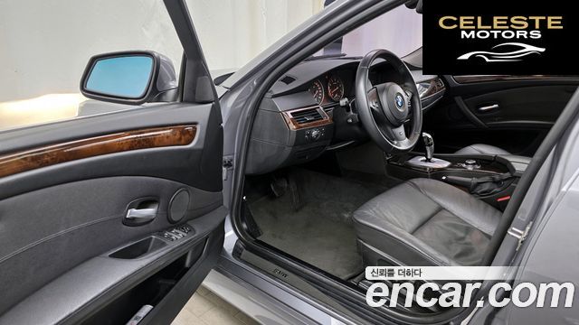 BMW Série 5 (E60) 528i Berline SE 2010 — photo 10 sur 26