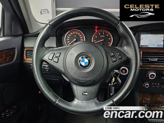 BMW Série 5 (E60) 528i Berline SE 2010 — photo 13 sur 26