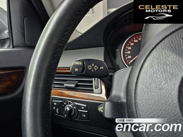 BMW Série 5 (E60) 528i Berline SE 2010 — photo 17 sur 26