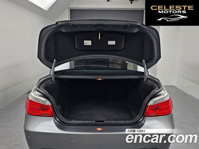 BMW Série 5 (E60) 528i Berline SE 2010 — photo 20 sur 26