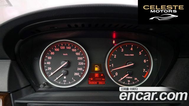 BMW Série 5 (E60) 528i Berline SE 2010 — photo 8 sur 26